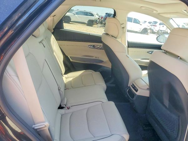 2023 GENESIS GV70