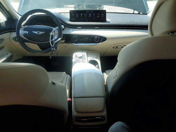 2023 GENESIS GV70