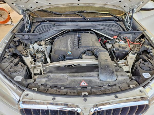 2016 BMW X6 — Engine bay