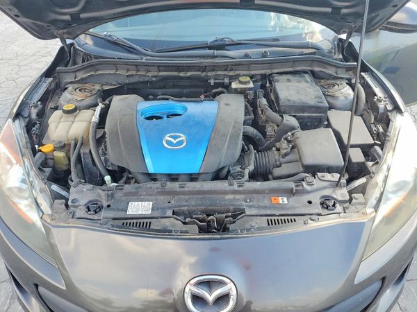 2012 MAZDA 3 Touring/GS — Engine bay