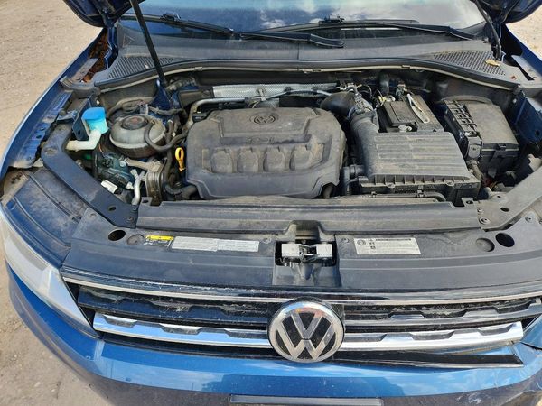 2018 VOLKSWAGEN TIGUAN — Engine bay