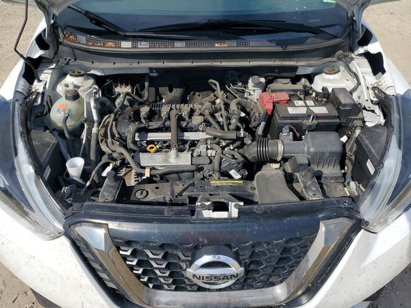 2020 NISSAN KICKS — Engine bay