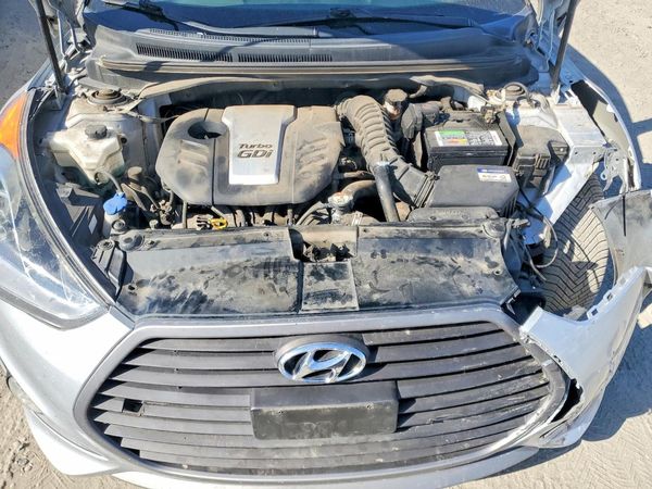 2016 HYUNDAI VELOSTER — Engine bay