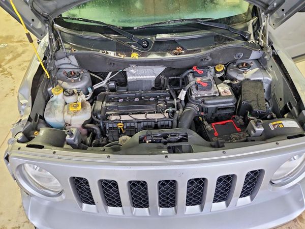 2017 JEEP PATRIOT — Engine bay