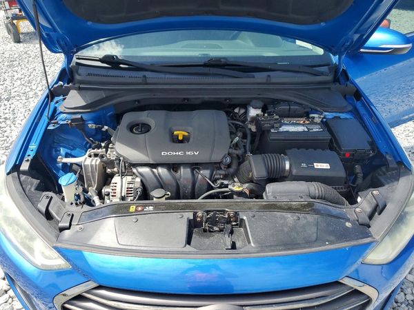 2017 HYUNDAI ELANTRA — Engine bay