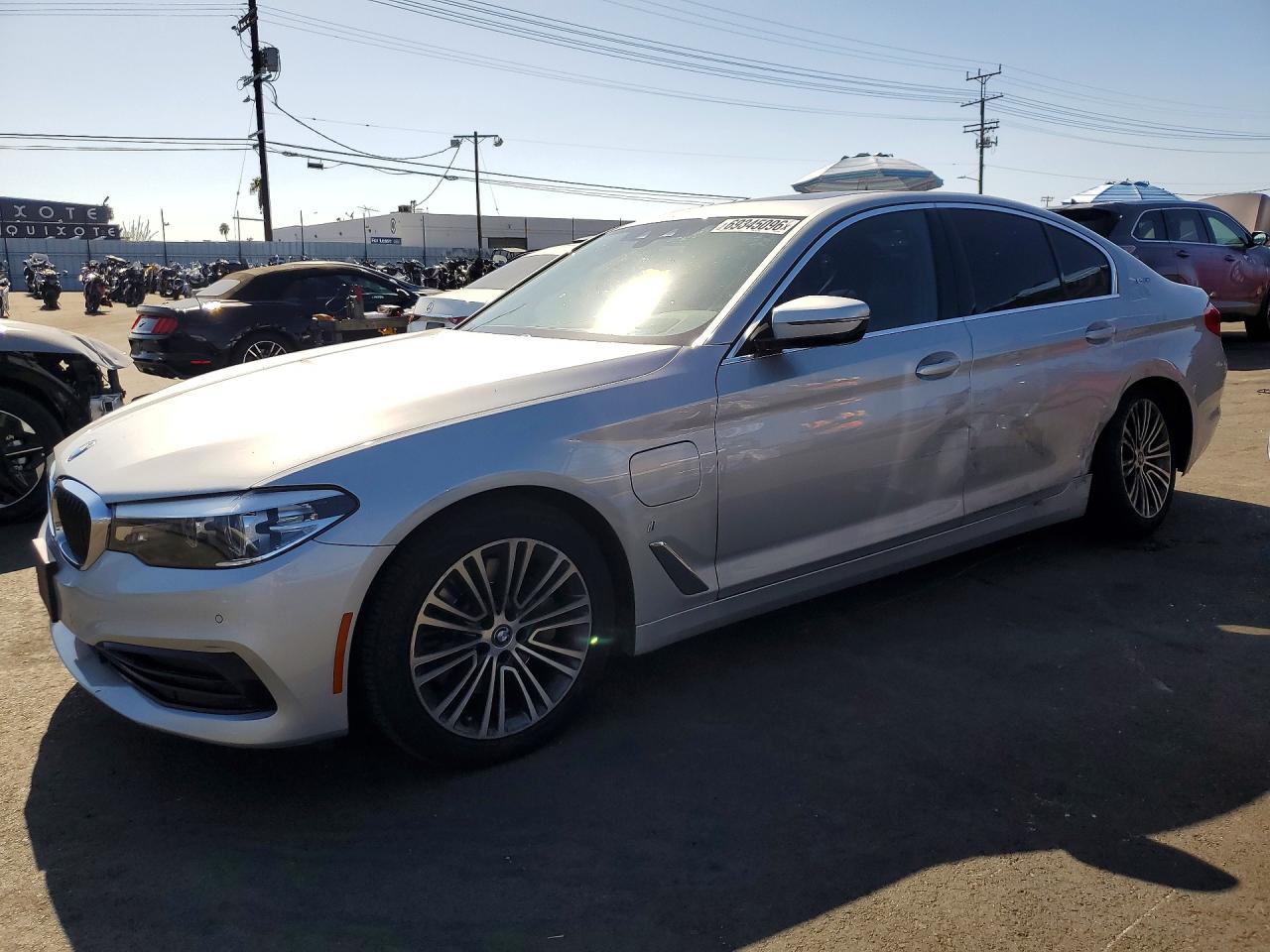 2019 BMW 530E — Front 3/4