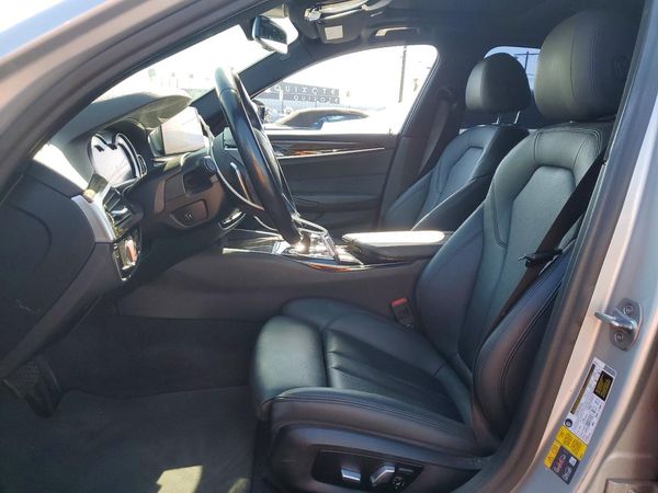 2019 BMW 530E — DENT