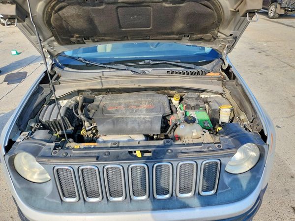 2015 JEEP RENEGADE — Engine bay