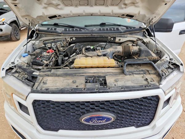 2019 FORD F150 — Engine bay