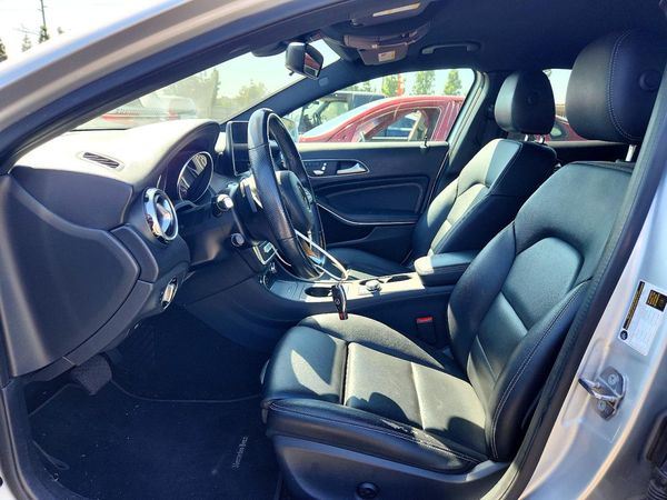 2019 MERCEDES-BENZ GLA — DENT