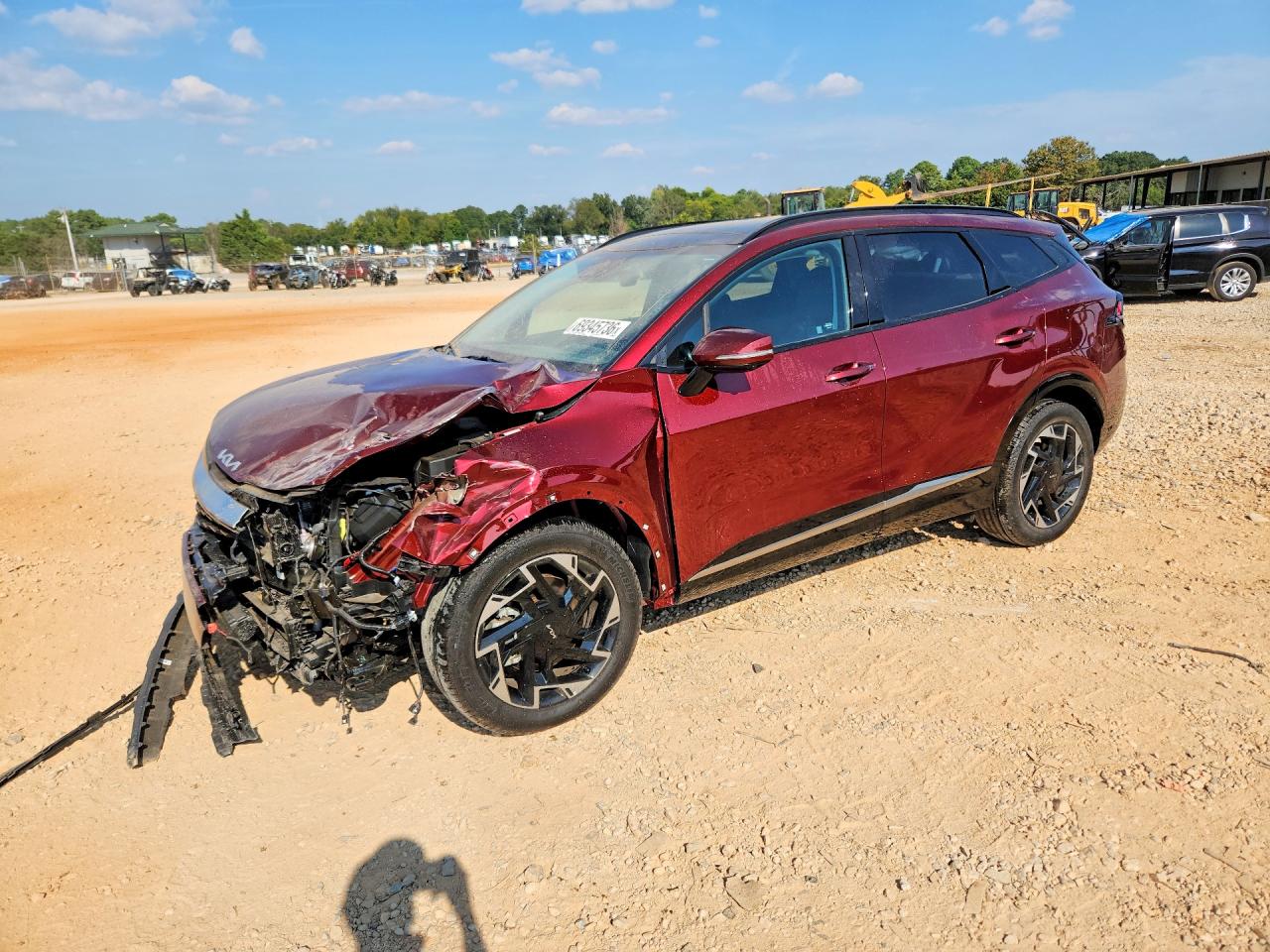 2023 KIA SPORTAGE — Front 3/4