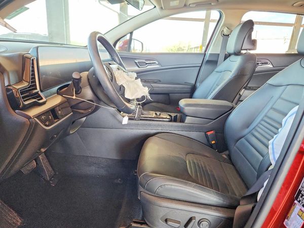 2023 KIA SPORTAGE — DENT