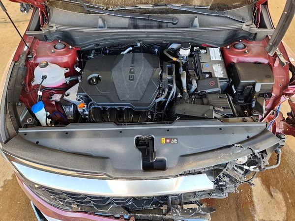 2023 KIA SPORTAGE — Engine bay