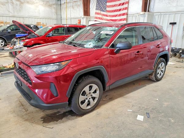2020 TOYOTA RAV4 — Front 3/4