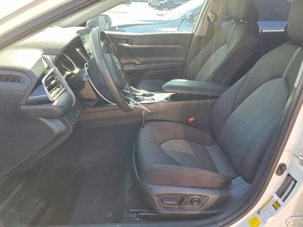 2021 TOYOTA CAMRY LE — DENT