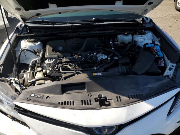 2021 TOYOTA CAMRY LE — Engine bay