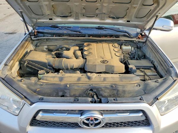 2012 TOYOTA 4RUNNER — Engine bay