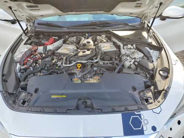 2017 INFINITI Q60 — Engine bay