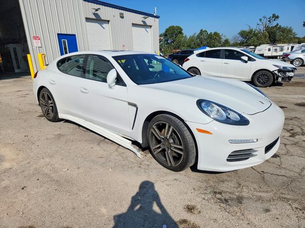 2014 PORSCHE PANAMERA Base (2WD), 4 (4WD) — Passenger 3/4