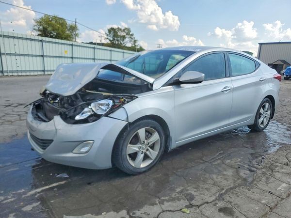 2012 HYUNDAI ELANTRA — Front 3/4