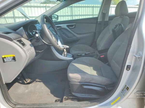 2012 HYUNDAI ELANTRA — DENT