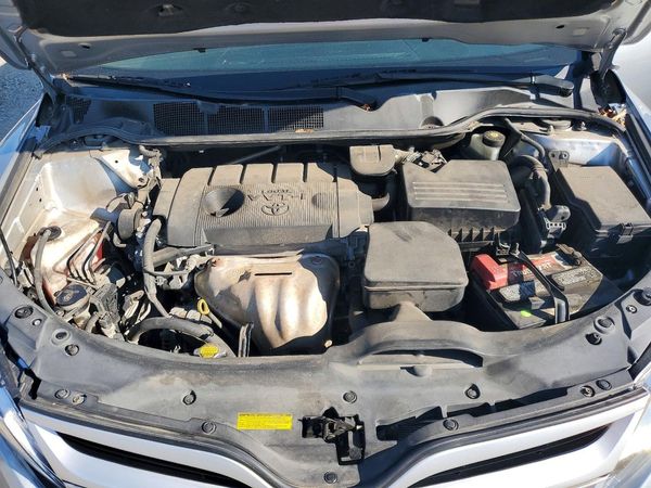 2015 TOYOTA VENZA XLE — Engine bay