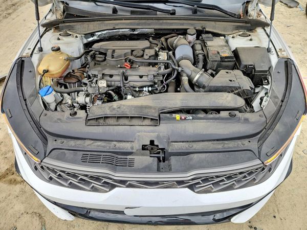 2021 KIA K5 — Engine bay