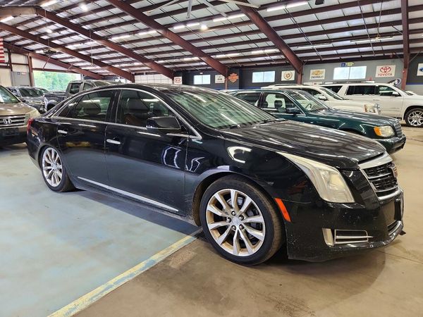 2016 CADILLAC XTS Luxury — Passenger 3/4