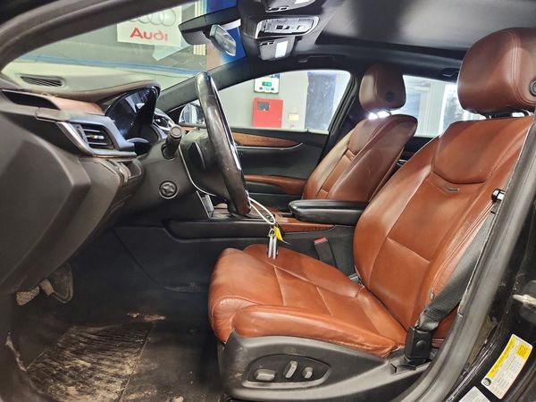 2016 CADILLAC XTS Luxury — DENT