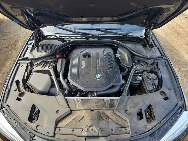 2018 BMW 540 xDrive — Engine bay