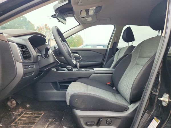 2021 NISSAN ROGUE SV — DENT