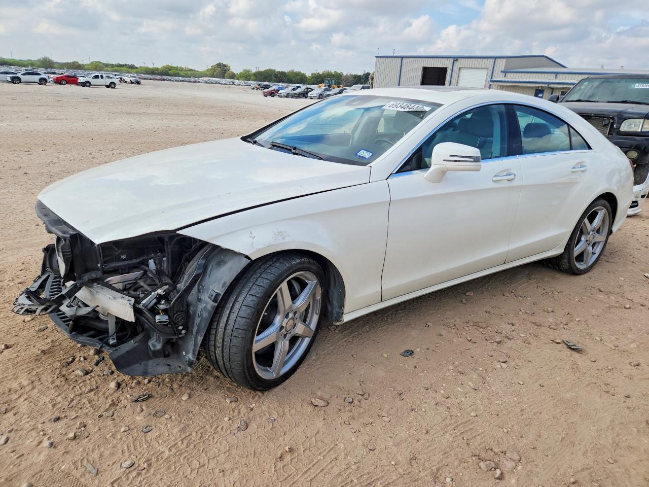 2013 MERCEDES-BENZ CLS CLS550 — Front 3/4