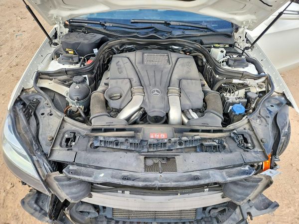 2013 MERCEDES-BENZ CLS CLS550 — Engine bay