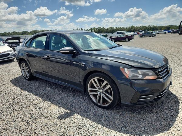 2018 VOLKSWAGEN PASSAT S, R-Line — Passenger 3/4