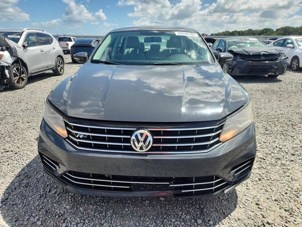 2018 VOLKSWAGEN PASSAT S, R-Line — DIRF