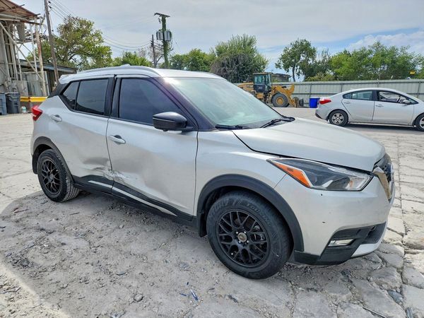 2018 NISSAN KICKS — Passenger 3/4