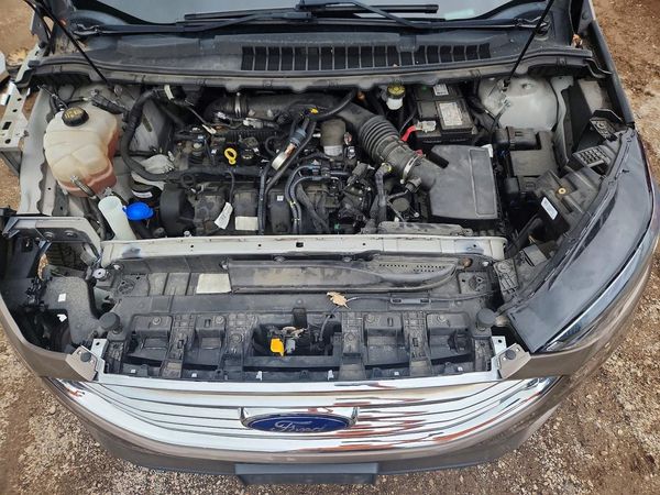 2019 FORD EDGE — Engine bay