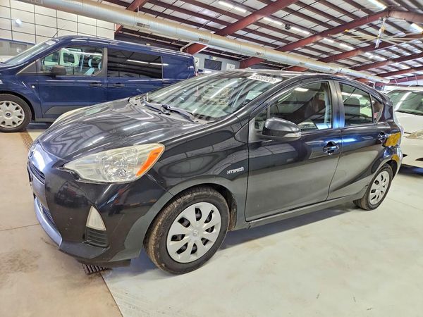 2012 TOYOTA PRIUS — DSFA — Front 3/4