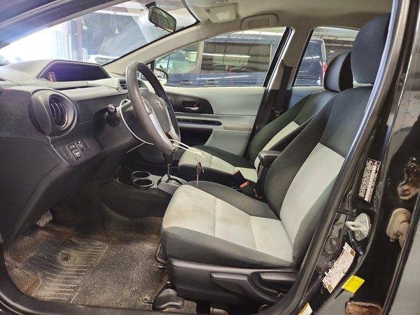 2012 TOYOTA PRIUS — DENT