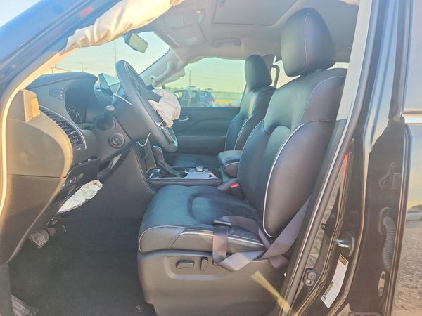 2023 INFINITI QX80 — DENT