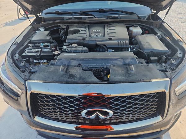 2023 INFINITI QX80 — Engine bay