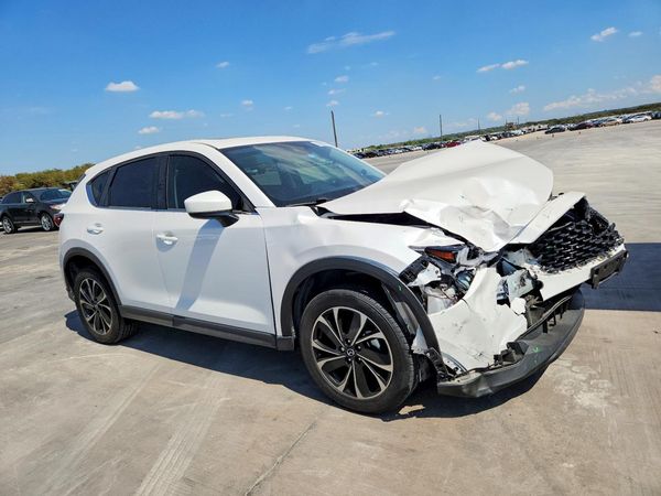 2022 MAZDA CX-5 Premium Plus Package — Passenger 3/4