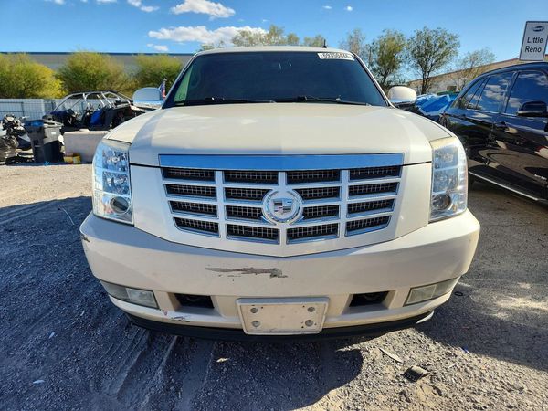 2012 CADILLAC ESCALADE Luxury
