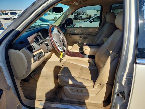 2012 CADILLAC ESCALADE Luxury