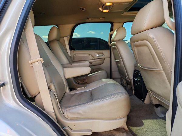 2012 CADILLAC ESCALADE Luxury