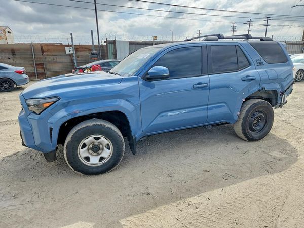 2025 TOYOTA 4RUNNER — Front 3/4