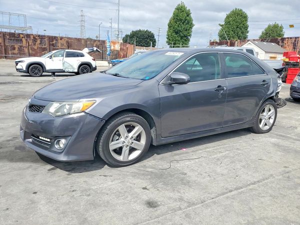 2012 TOYOTA CAMRY — Front 3/4
