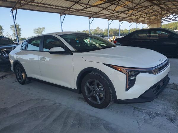 2026 KIA K4 — Passenger 3/4