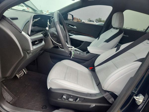 2024 CADILLAC XT4 — DENT