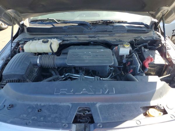 2019 RAM 1500 Big Horn/Lonestar — Engine bay